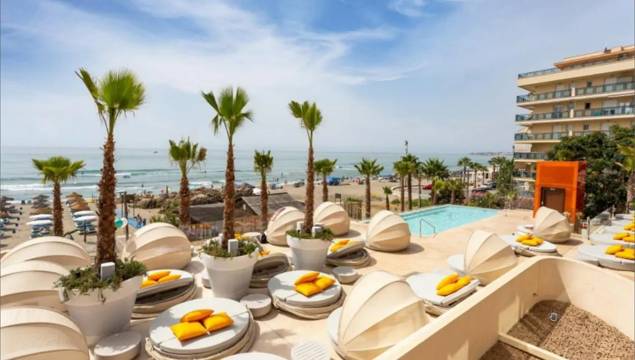 Beachfront -- New Luxury Apartment -- 1ª Linea Playa -- Fuengirola City Center -- Private Parking -- Panoramic Sea Views --