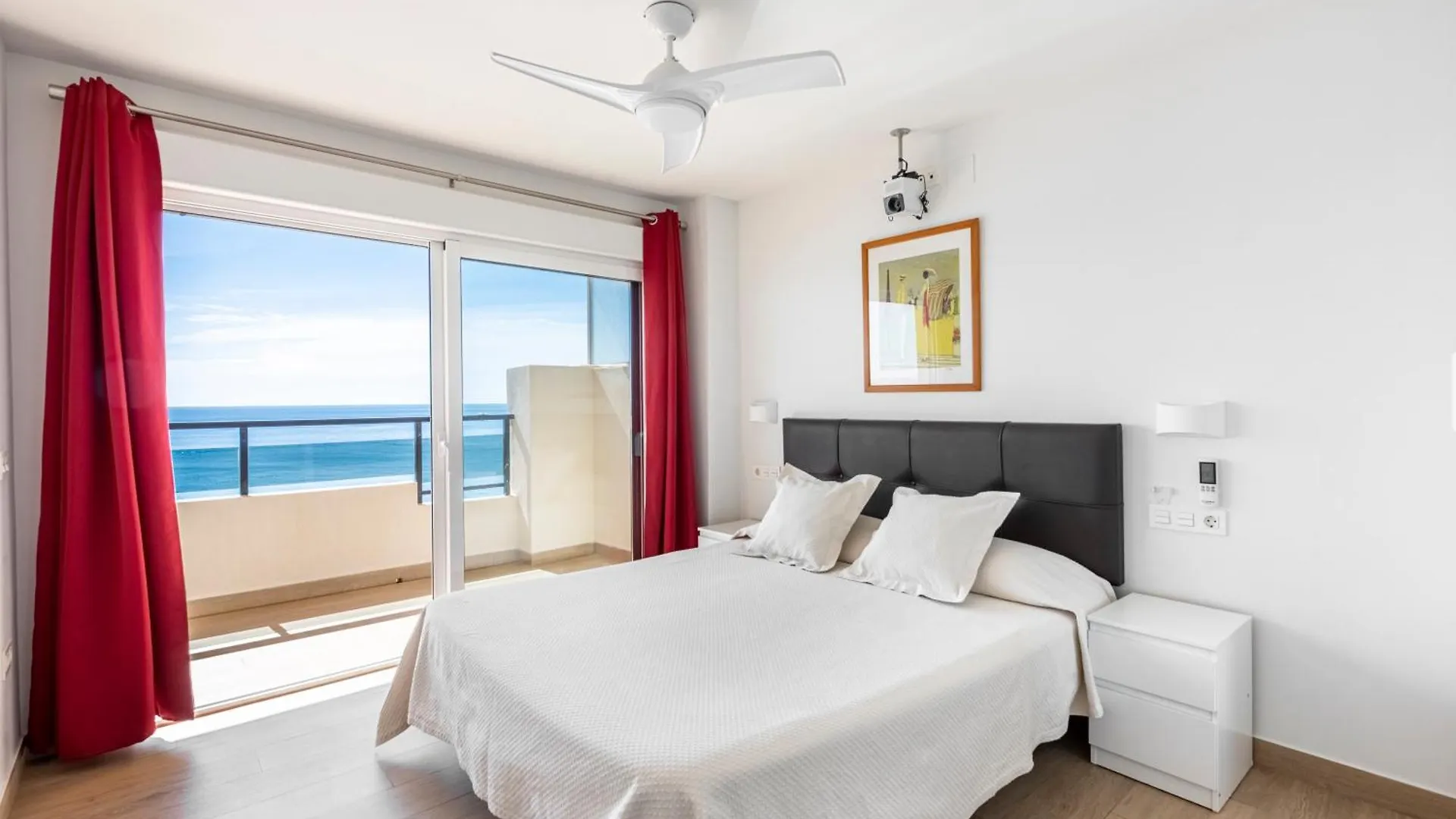 Beachfront -- New Luxury Apartment -- 1ª Linea Playa -- Fuengirola City Center -- Private Parking -- Panoramic Sea Views --