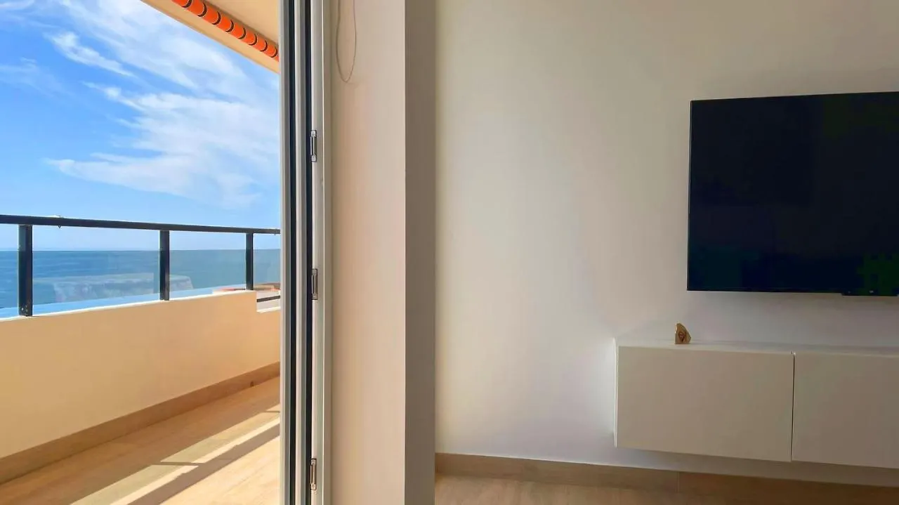 Beachfront Luxury: Fuengirola Sea View Apartment Spain