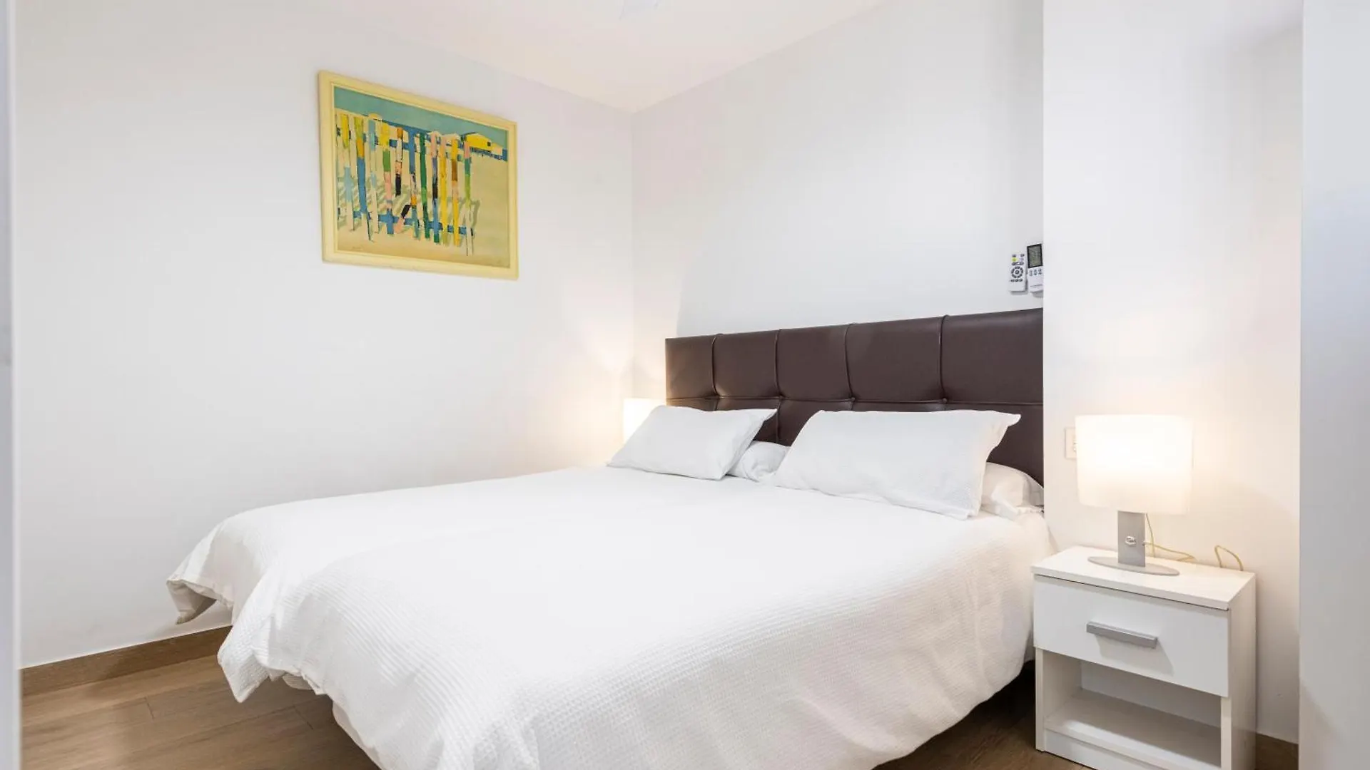 Beachfront Luxury: Fuengirola Sea View Apartment